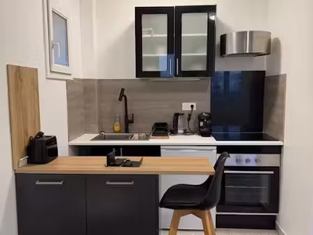 location meublée appartement 1 pièce 18 m² à puteaux (92800)  1 050 €