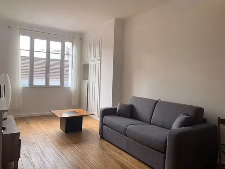 m° porte de st cloud  rue charles tellier  studio meublé de 34 2 m²