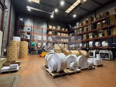 a louer -morangis -310m²