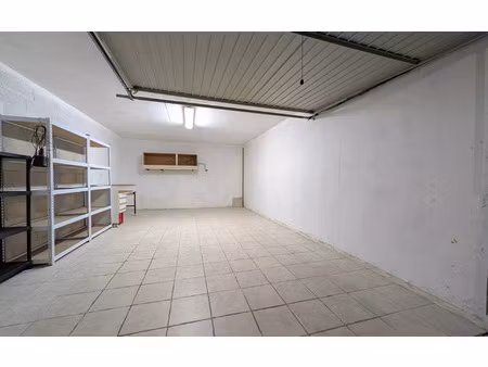 location stationnement  27 m² t- à six-fours-les-plages  280 €