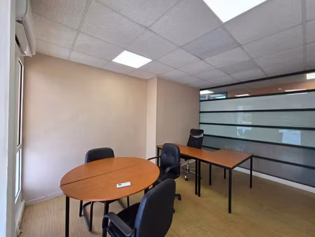 local professionnel à louer baie mahault 1 pièce(s) 14m2 330€/mois ht/hc