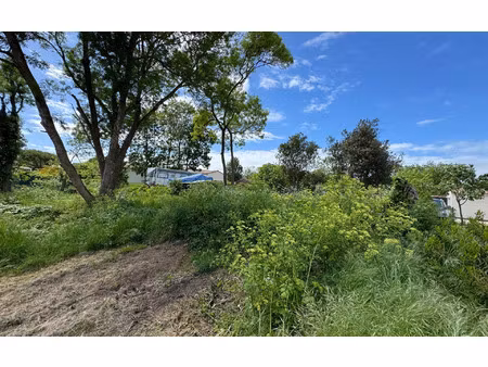 terrain port-des-barques m² t- à vendre  25 000 €