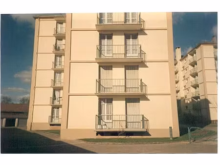 location appartement 5 pièces 105.78 m² à chaumont (52000)  865 €