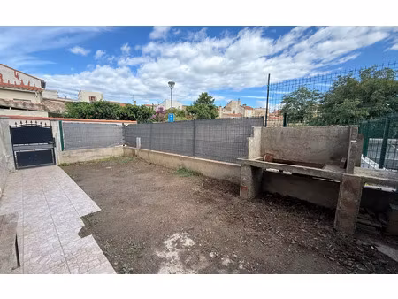 location appartement  m² t-1 à pézilla-la-rivière  425 €