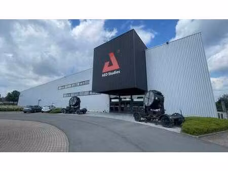 bureaux rénovés prêts à emménager à louer près de la gare d