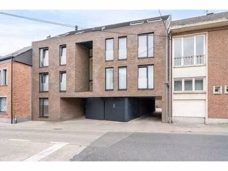 emplacement souterrain avec espace de stockage 54m² à lede