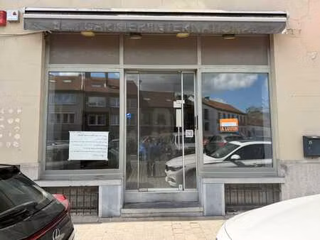 local commercial 94m²  linkebeek  façades 2