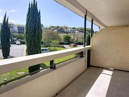 auzeville t4 lumineux au dernier étage  avec grande terrasse et 2 places de stationnement