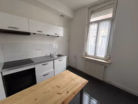 appartement 2 pièces à louer en rez-de-chaussée à calais - quartier petit pays