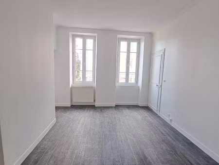 spacieux t3 de 47 55 m² au 1ᵉʳ étage – châtillon