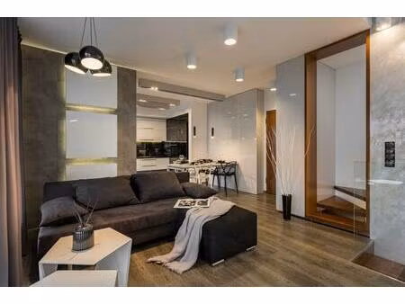 *superbe 3 pièces avec balcon  idéalement situé*