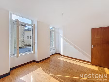 a louer appartement t2 de 41 m² au rez-de-chaussée proche des commodités de condom