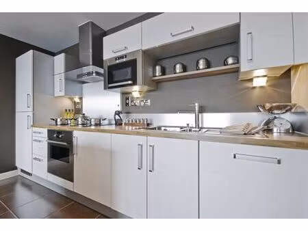 appartement 3 chambres avec sa terrasse et ses 2 places de parking