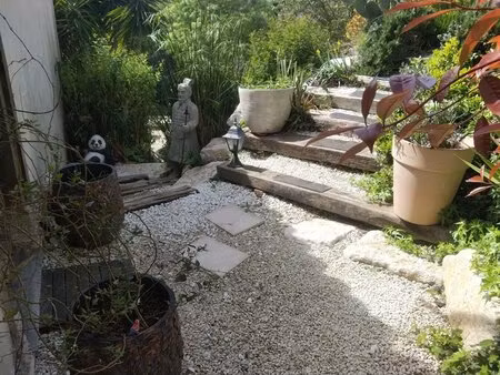 appartement 2 pièces meublé en duplex avec jardin et terrasse