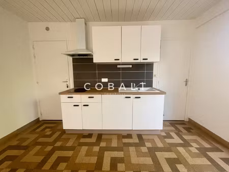 appartement t2 en rez-de-chausée avec garage et jardin priv