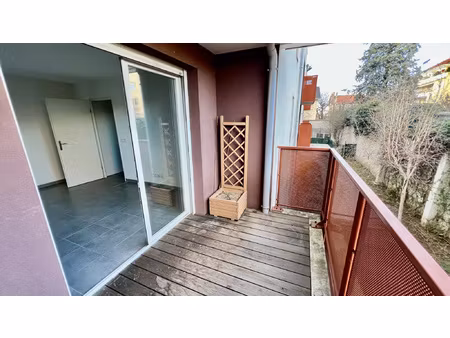 appartement avec balcon / place de parking / type 2