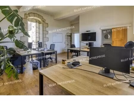 location bureaux 210 m²