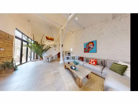 belle maison ancienne complètement rénovée de plus de 400 m2