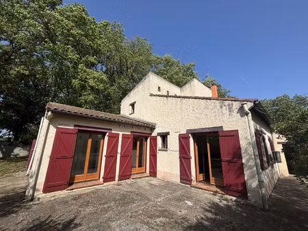 1a deux pas du centre du village  maison traditionnelle de t