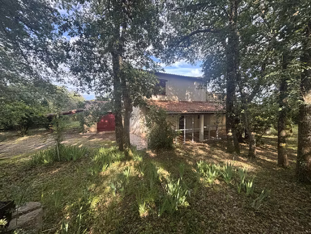 a deux pas du centre du village  maison traditionnelle de ty