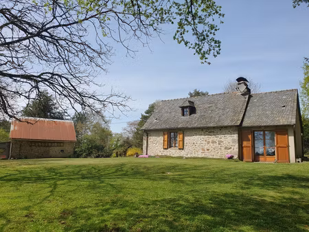 jolie maison de pays en pierres en xaintrie