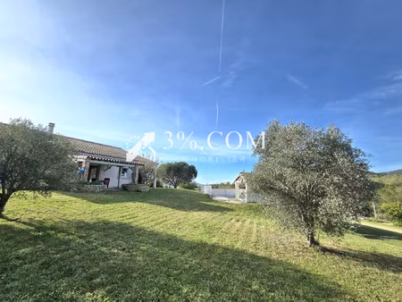 villa de 2002 de 150 m2 et 5 chambres avec piscine et garage