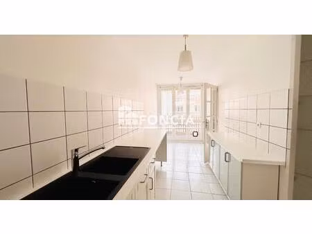 grand t3 - castanet centre avec garage box