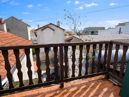 ** appart 4p avec travaux place carnot **