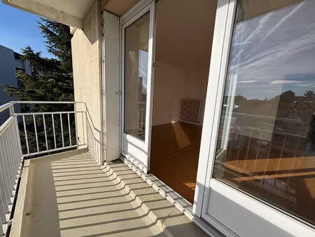 t2 avec 2 balcons  garage & ascenseur