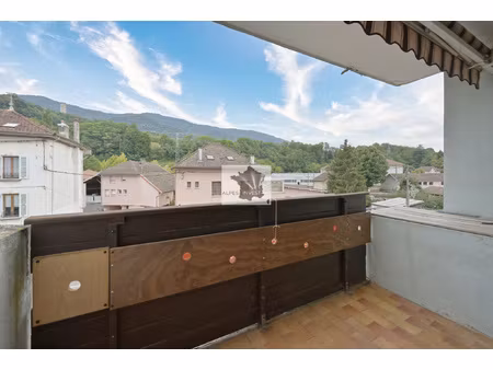 à louer : charmant t3 bis avec terrasse et loggia - 900 eur (