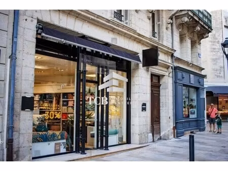 location commerce 59 m²