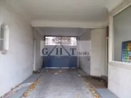 vente entrepôt 271 m²