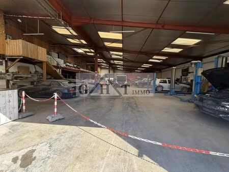 vente entrepôt 898 m²