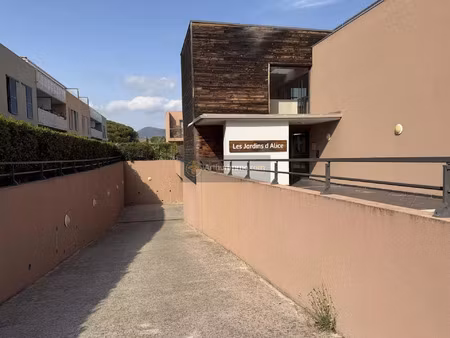 location garage à fréjus