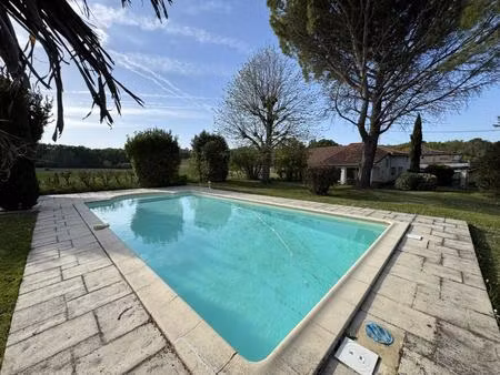 ensemble immobilier de 111 m² - hangar - terrain 5 700 m²