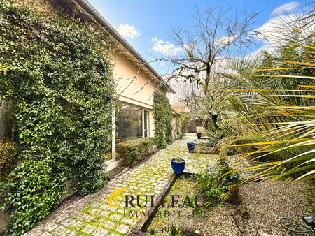 maison familiale 208 m2 avec dépendance 40 m2  jardin de 553