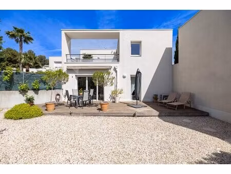 la paisible - maison duplex de 85m² - garage 19m² - parcelle 334m² - terrasse 19m² - pisci