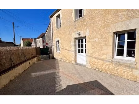 location maison  m² t-3 à sai  690 €