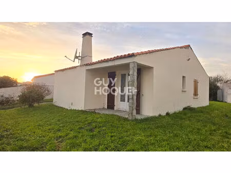 a 600 m de la plage des bussoleries !