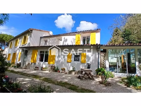 vente maison 8 pièces 220 m² saint-romain-de-benet (17600)