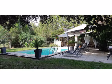 maison tarascon 4 pièce(s) 156 m2  piscine  hangar  terrain 2400 m2