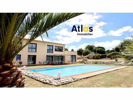 maison vouillé 8 pièces 257 m2