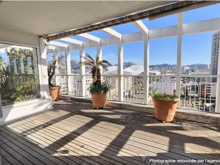 a vendre à marseille 13008 un superbe appartement de pièces avec terrasse de 50 m² et vue 