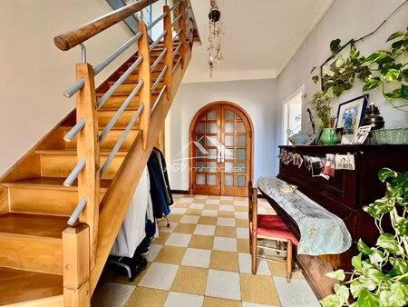 alès - maison de ville 160 m² habitables sur 419m² de terrain plat.