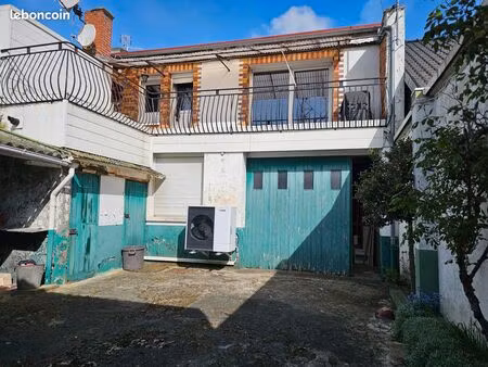 maison 137m² avec hangar 120m² et garage