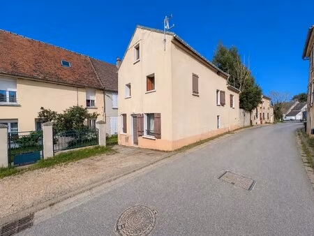 charmante maison de ville  4 chambres.