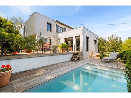 maison de 177m2 - 487m2 de terrain - 5 chambres - piscine