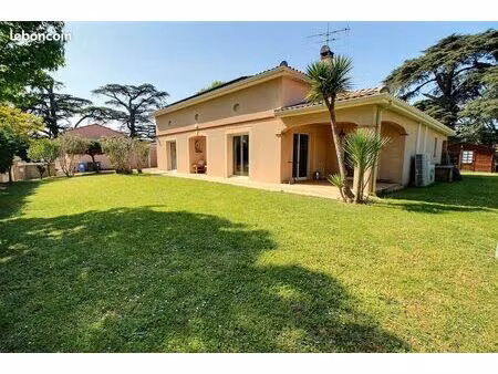 villa 6 pièces 156 m²