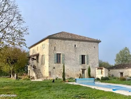 maison de campagne entièrement rénovée au calme avec piscine  maison d'amis  dépendance  a