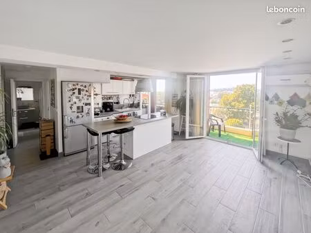 2p meublé avec balcon et cave